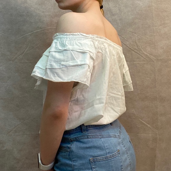 White Off The Shoulder Top - Picture 3 of 8